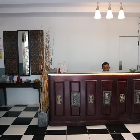Tator Hotel Джакарта Екстериор снимка